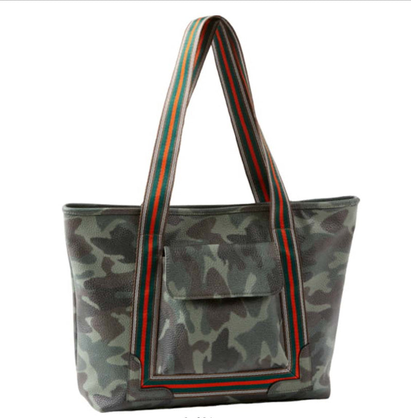 Bulldog Concealed Carry Camo Purse Tote with Holster 16x12x5 in